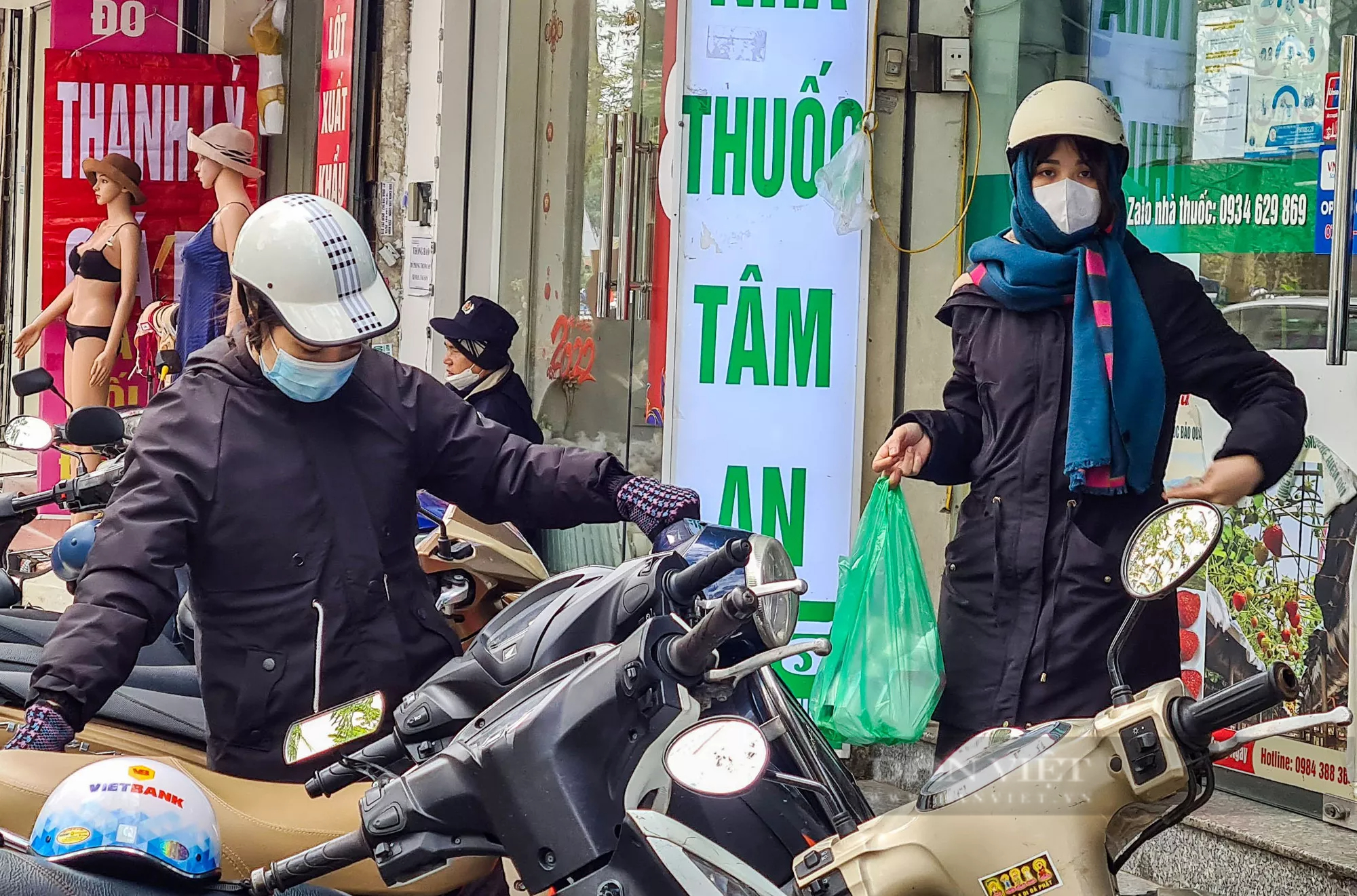 Các hiệu thuốc tại Hà Nội hoạt động hết công suất vì số F0 tăng cao - Ảnh 5.