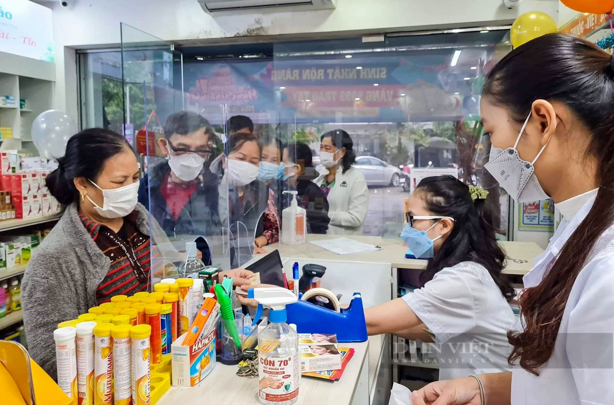 Các hiệu thuốc tại Hà Nội hoạt động hết công suất vì số F0 tăng cao - Ảnh 3.