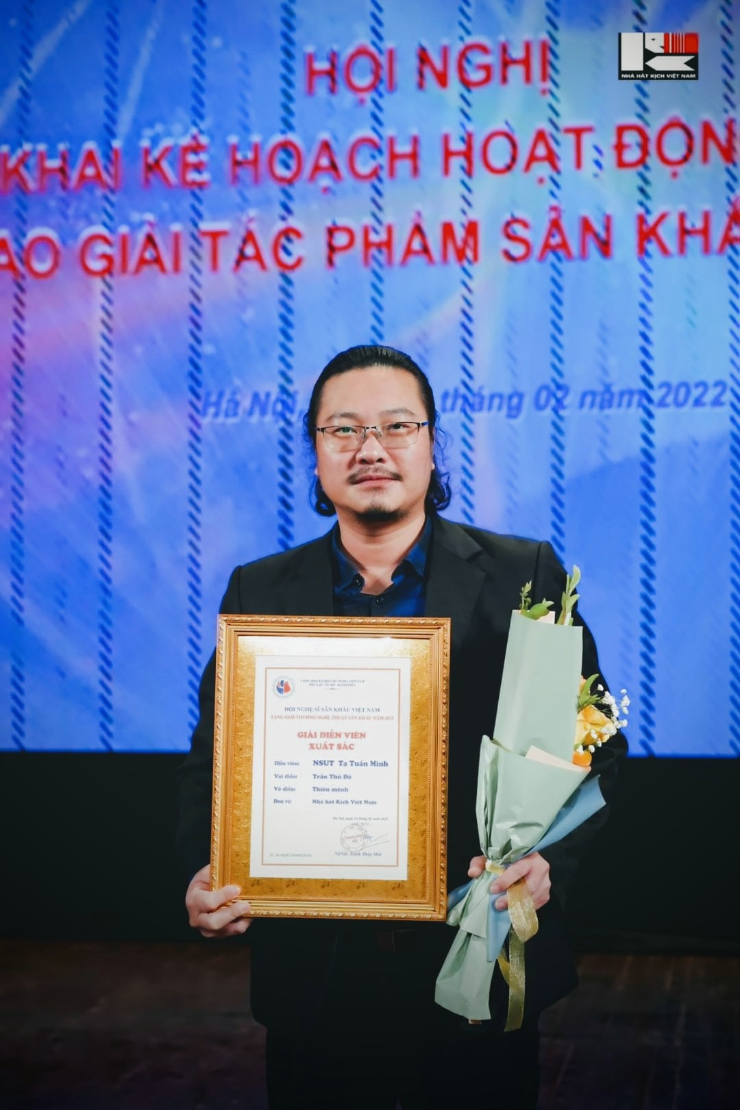 NSƯT Tạ Tuấn Minh và diễn viên Thùy Dương nhận giải xuất sắc của Hội Nghệ sĩ Sân khấu - Ảnh 2.