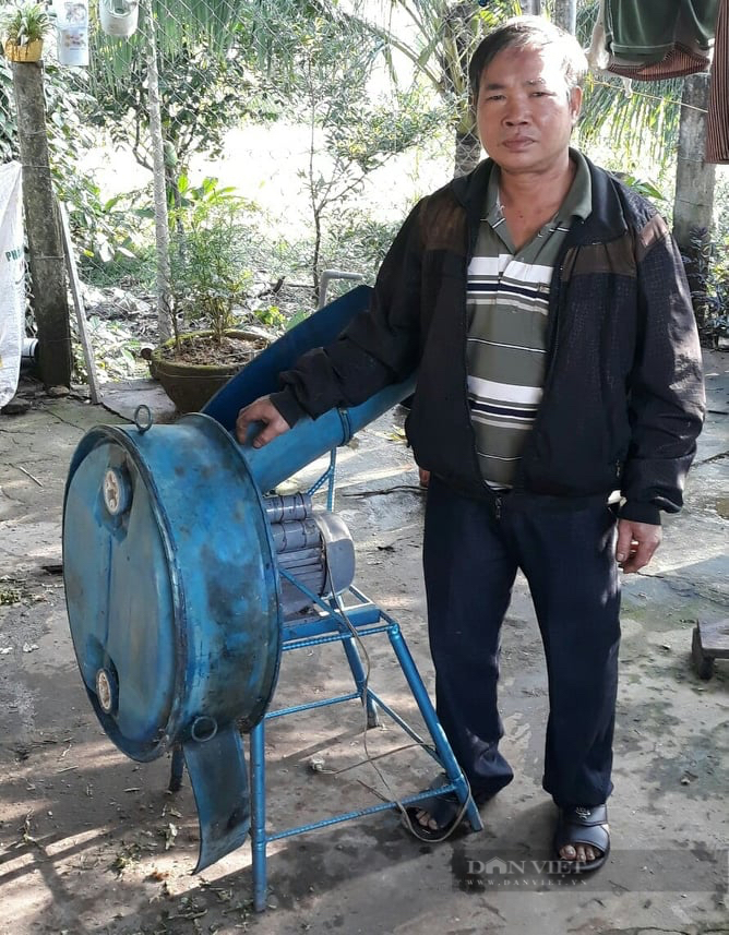 Nuôi đàn heo 50 con, trồng 10ha cam bưởi, hai ông nông dân Bình Định sáng chế ra máy giúp việc nhà nông - Ảnh 1.