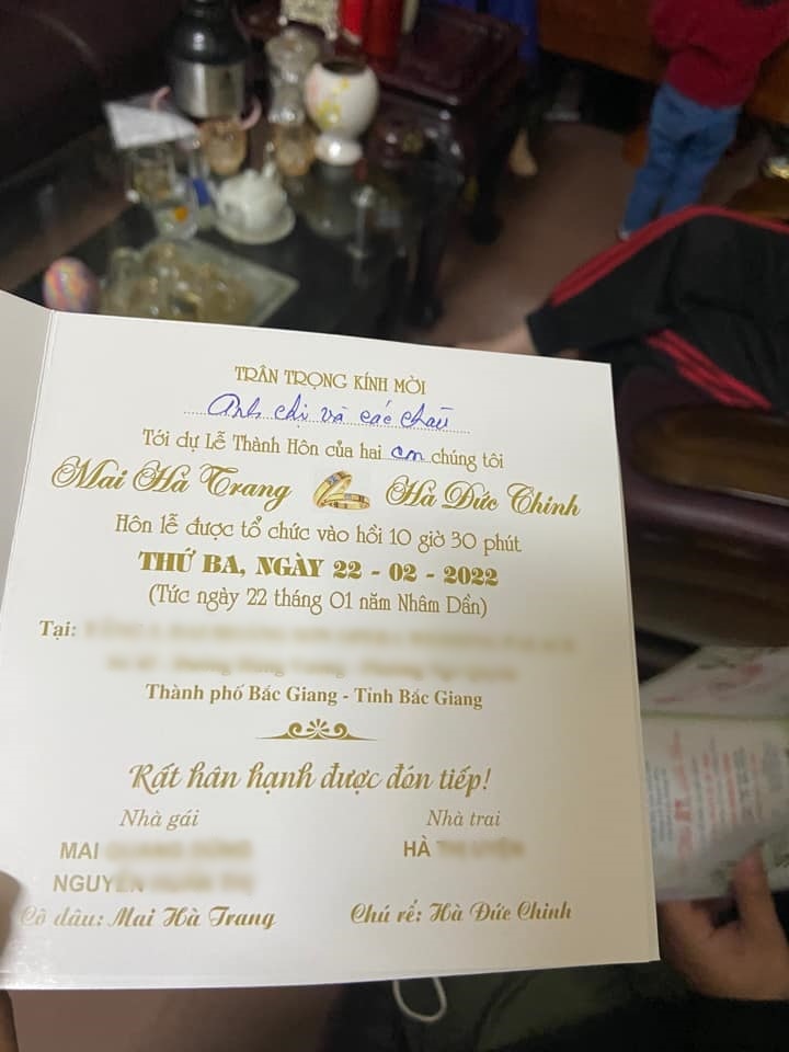 Lễ ăn hỏi của Mai Hà Trang không ngừng thu hút sự quan tâm của công chúng với sự lộng lẫy và đẳng cấp. Hãy cùng nhau xem qua hình ảnh để thử viết lại câu chuyện của Mai Hà Trang và bộ sưu tập thiệp cưới đáng ngưỡng mộ của cô ấy.