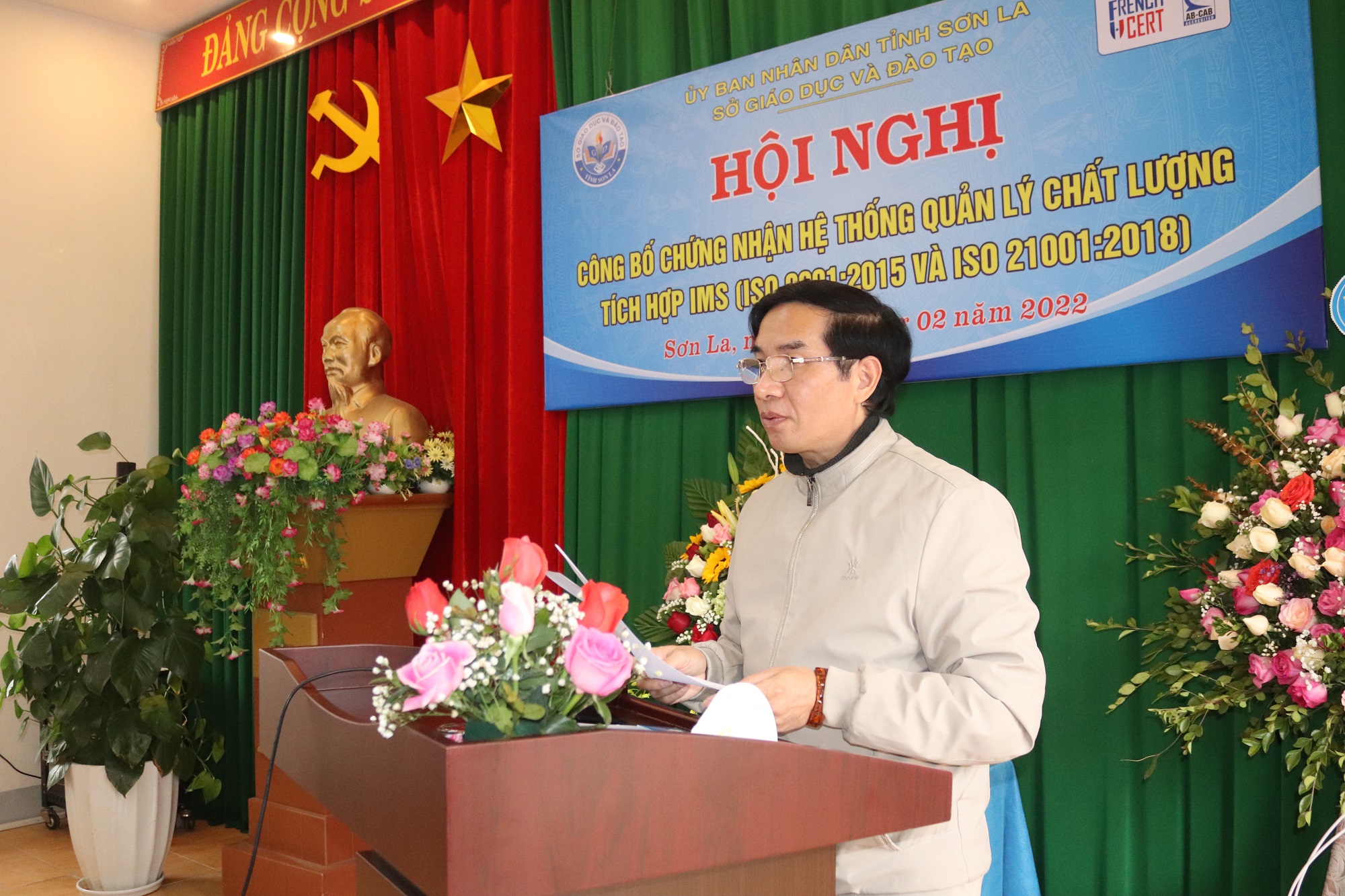Sở GDĐT Sơn La - đơn vị đầu tiên ở Việt Nam được cấp chứng nhận Hệ thống quản lý chất lượng tích hợp IMS - Ảnh 2. Sở GDĐT Sơn La - đơn vị đầu tiên ở Việt Nam được cấp chứng nhận Hệ thống quản lý chất lượng tích hợp IMS - Ảnh 2.