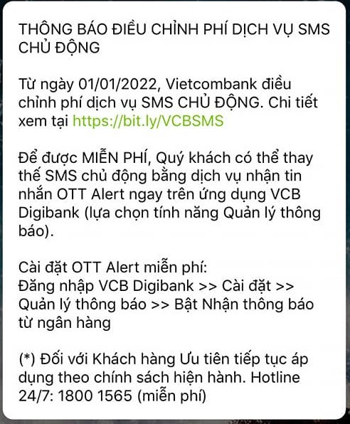 Phí tin nhắn tăng cao, ngân hàng khuyến khích sử dụng app - Ảnh 2.