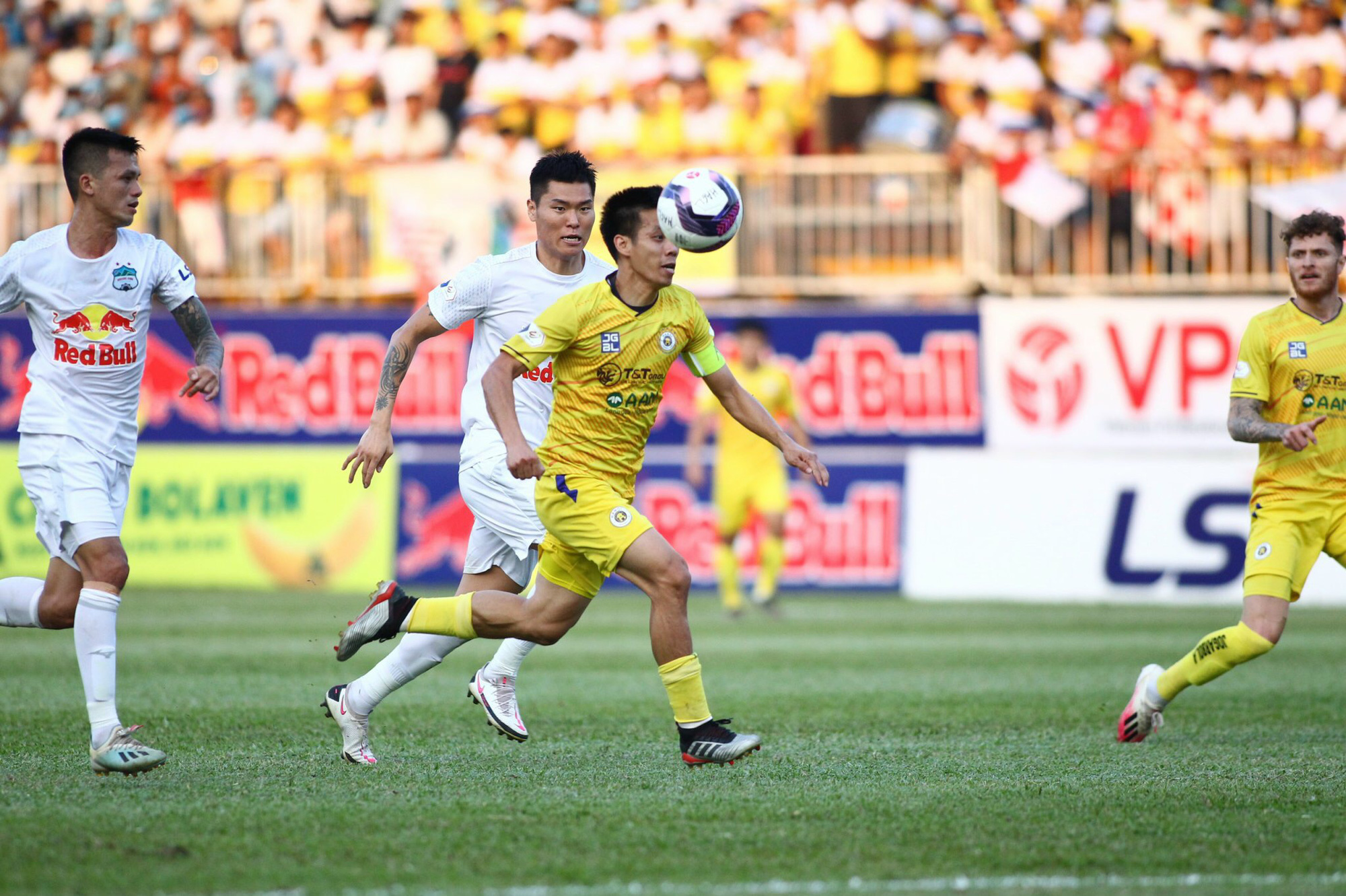 Tin sáng (24/2): AFC quan tâm tới đội bóng của bầu Đức, bầu Hiển tại V.League 2022 - Ảnh 1.