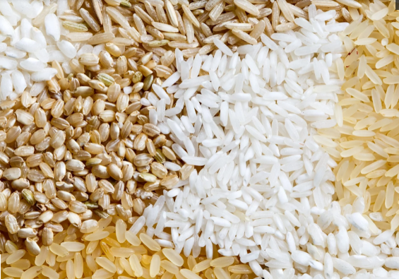 Giá gạo 5% tấm của Việt Nam chào bán đã vượt qua gạo Thái Lan, dự báo 'nóng' mới - Ảnh 1.