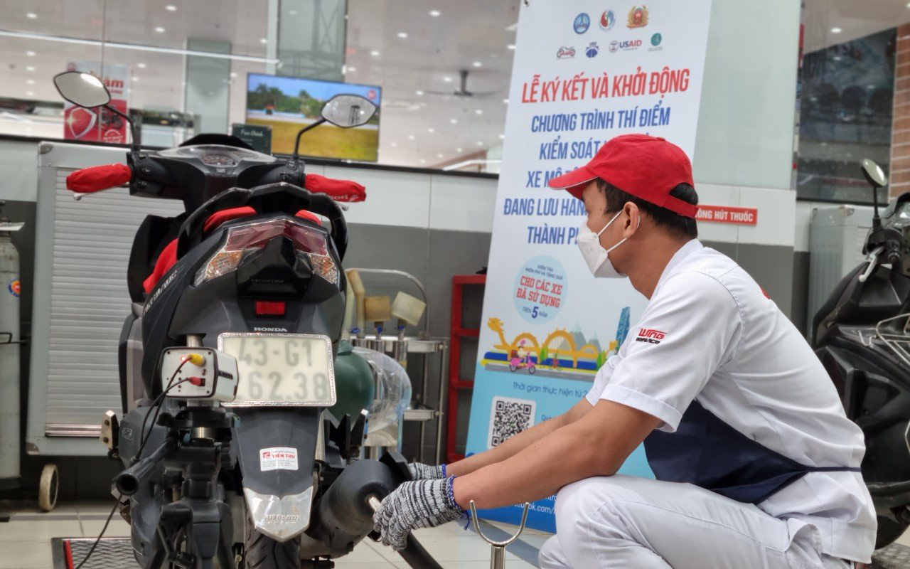 Đà Nẵng: 3.000 mô tô, xe gắn máy được kiểm tra miễn phí khí thải