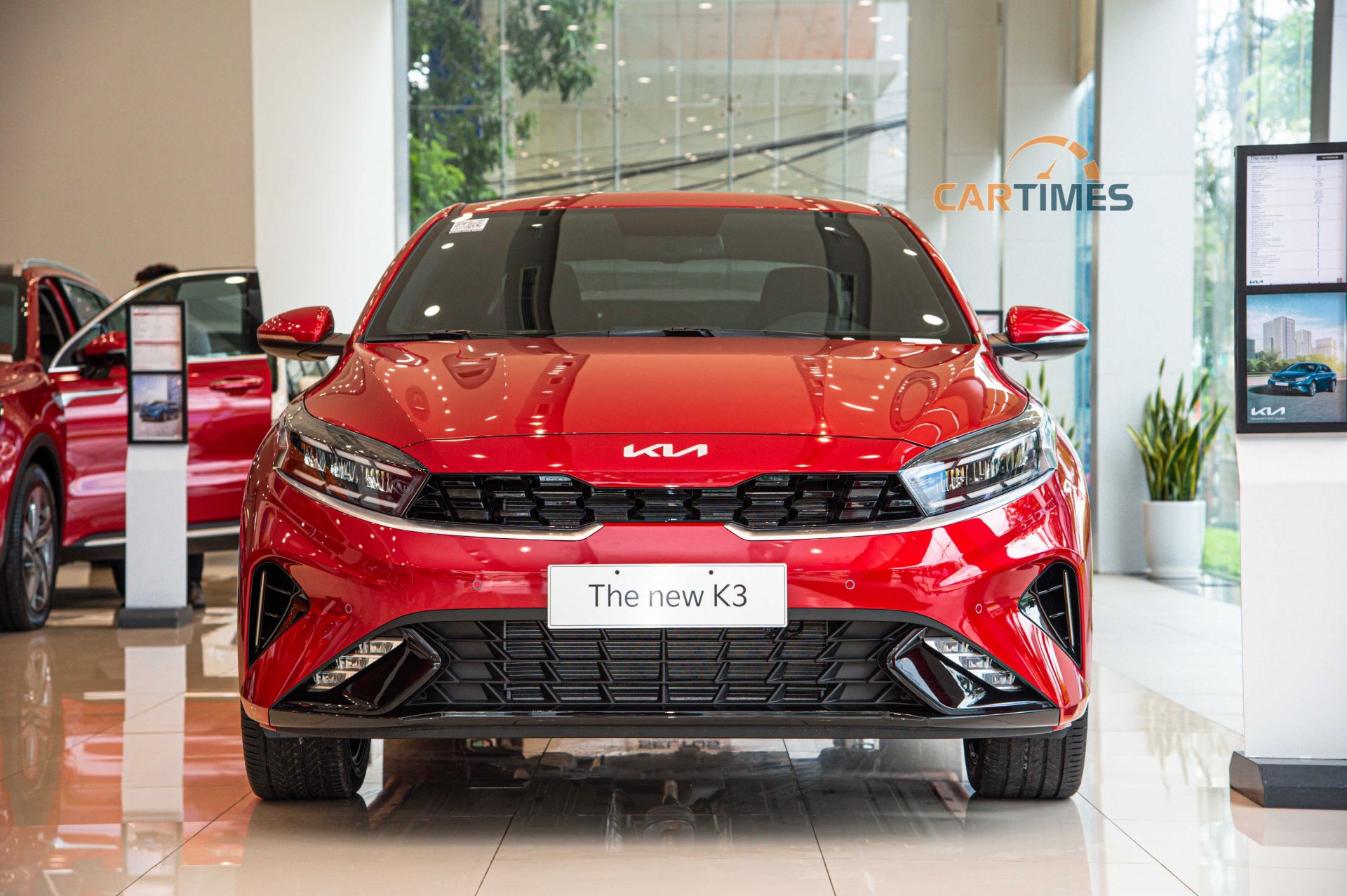 Giải mã sự &quot;bền vững&quot; của Toyota Camry, Hyundai SantaFe ở thị trường Việt - Ảnh 1.