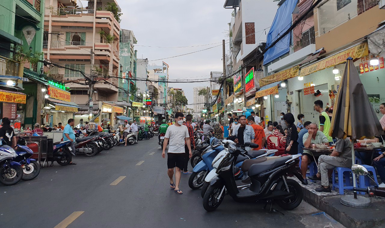 Đường Hà Tôn Quyền - phố sủi cảo nổi tiếng nhất Sài Gòn - Ảnh 3.
