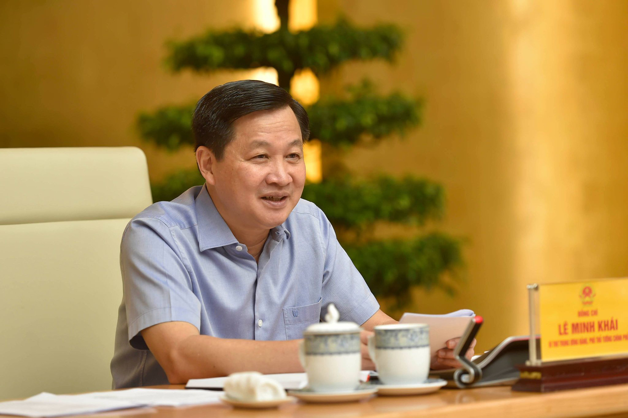 Phó Thủ tướng Lê Minh Khái chỉ đạo “nóng” Bộ Công Thương về điều hành xăng dầu - Ảnh 1.