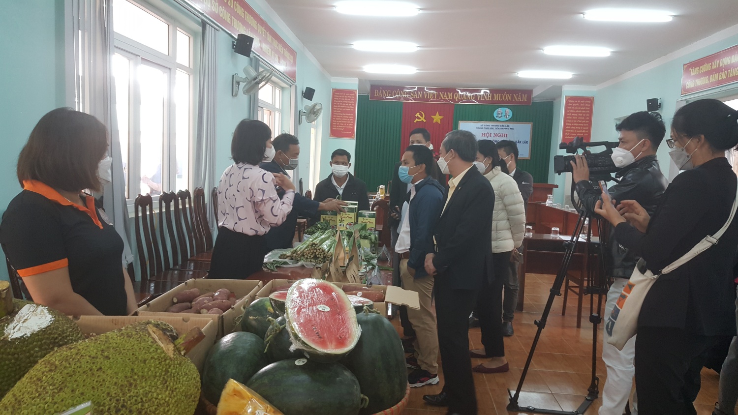 29 doanh nghiệp, HTX của Lâm Đồng, Đắk Lắk bắt tay kết nối tiêu thụ nông sản với &quot;đại gia&quot; bán lẻ - Ảnh 2.