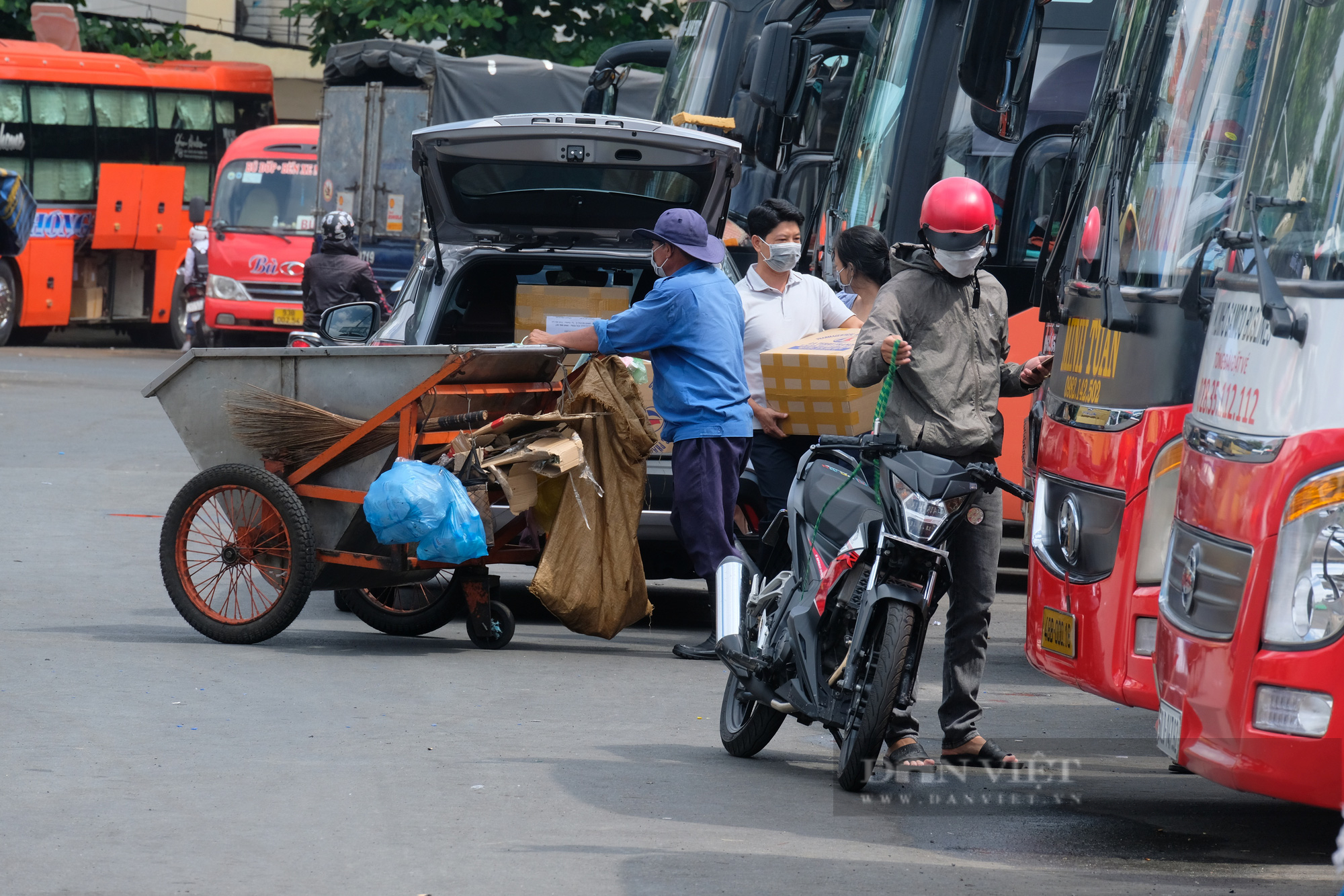 Chủ, tài xế xe khách liên tỉnh: “Chưa kịp vui vì khách và hàng hóa dần ổn định, xăng dầu tăng ngất ngưỡng” - Ảnh 3.