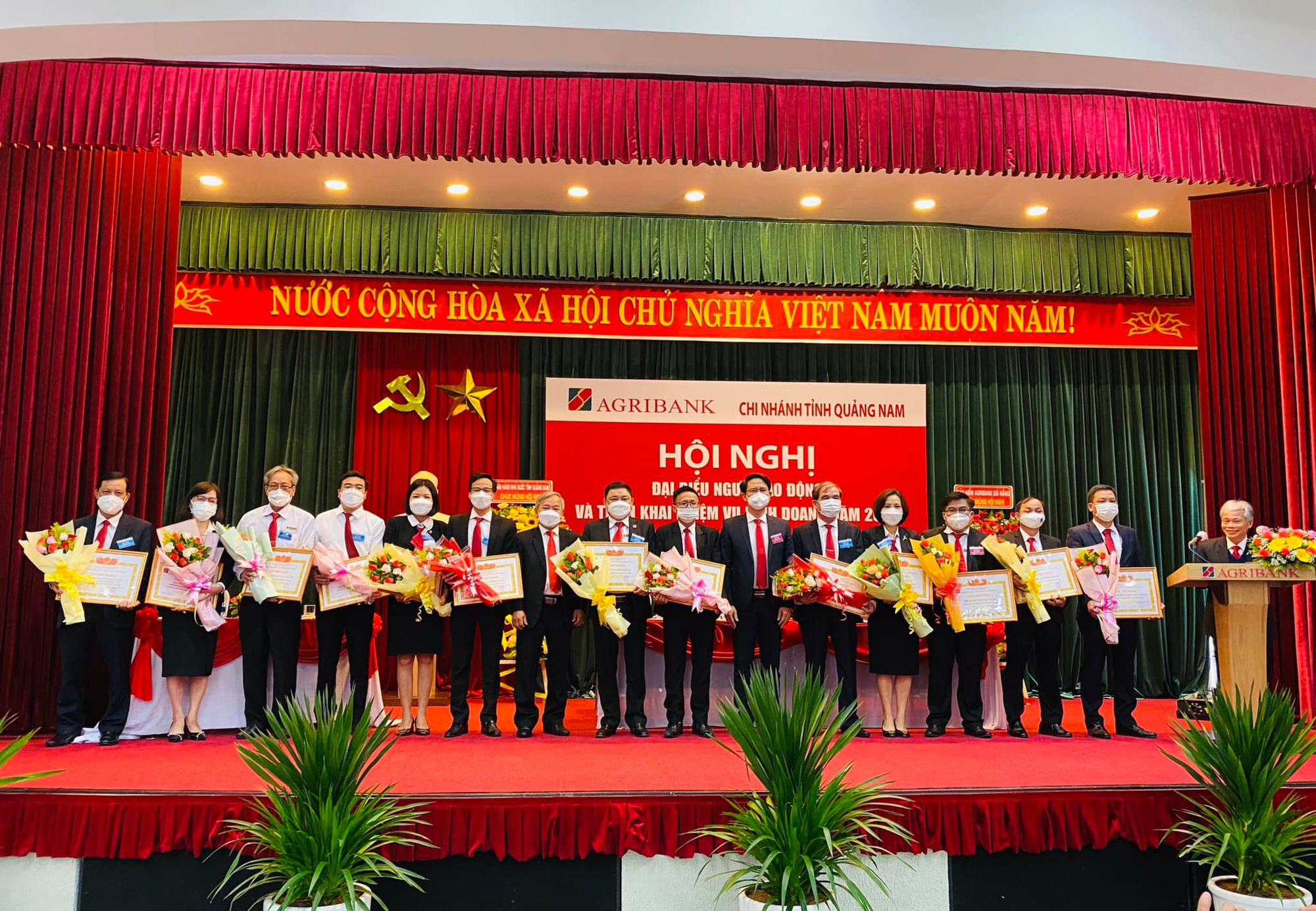 Agribank Quảng Nam vượt thách thức đạt kết quả ấn tượng - Ảnh 4.