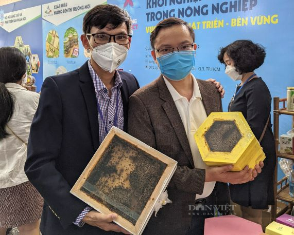 Ninh Thuận: Nam thanh niên bỏ việc ngân hàng về vườn nuôi ong, mỗi tháng thu nhập trăm triệu đồng - Ảnh 9.
