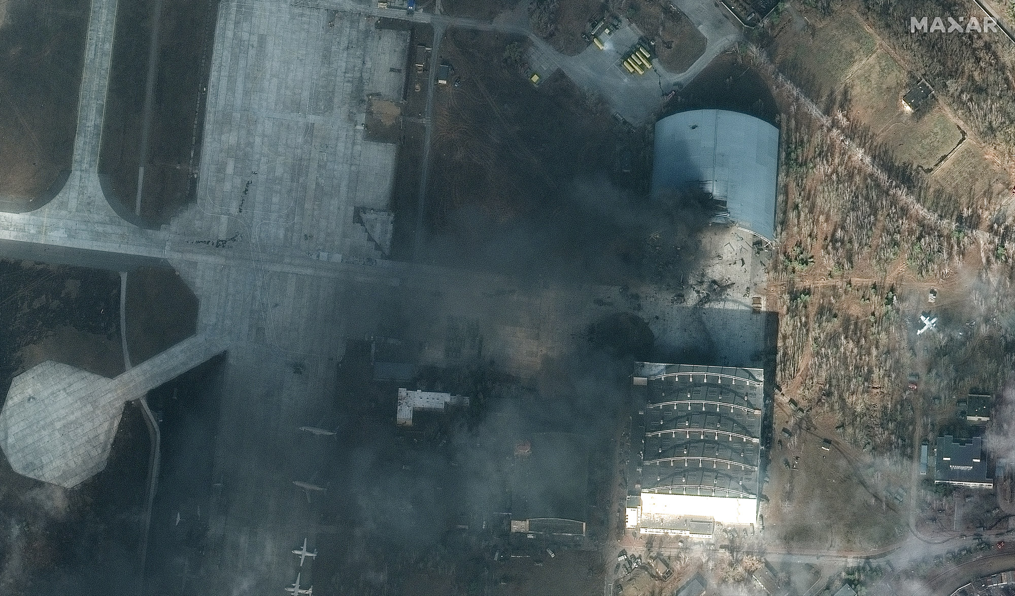 Chiếc máy bay lớn nhất thế giới bị phá huỷ tại căn cứ không quân Ukraine - Ảnh 2.