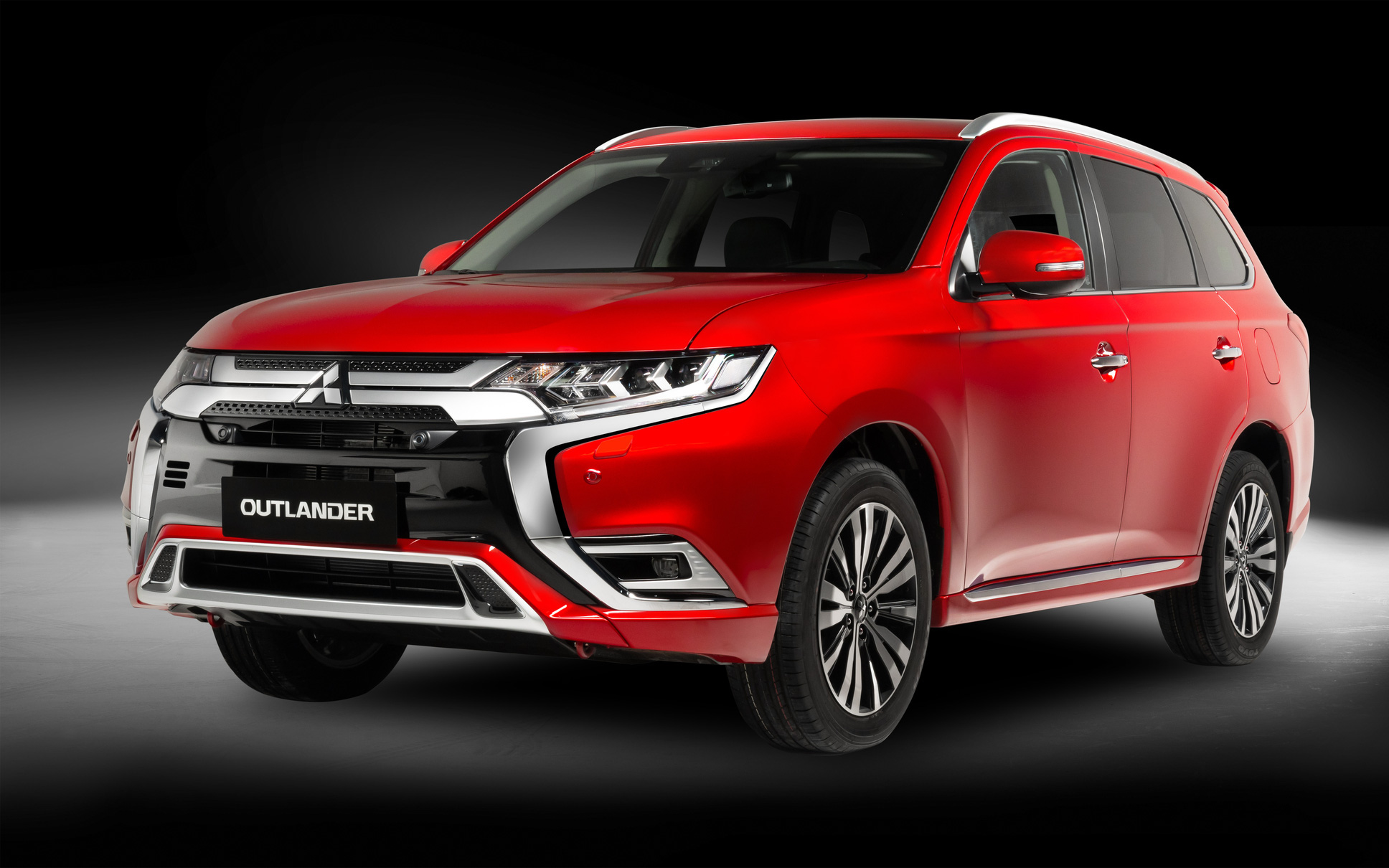 Mitsubishi outlander 2022. Митсубиши Аутлендер открытка 2022.