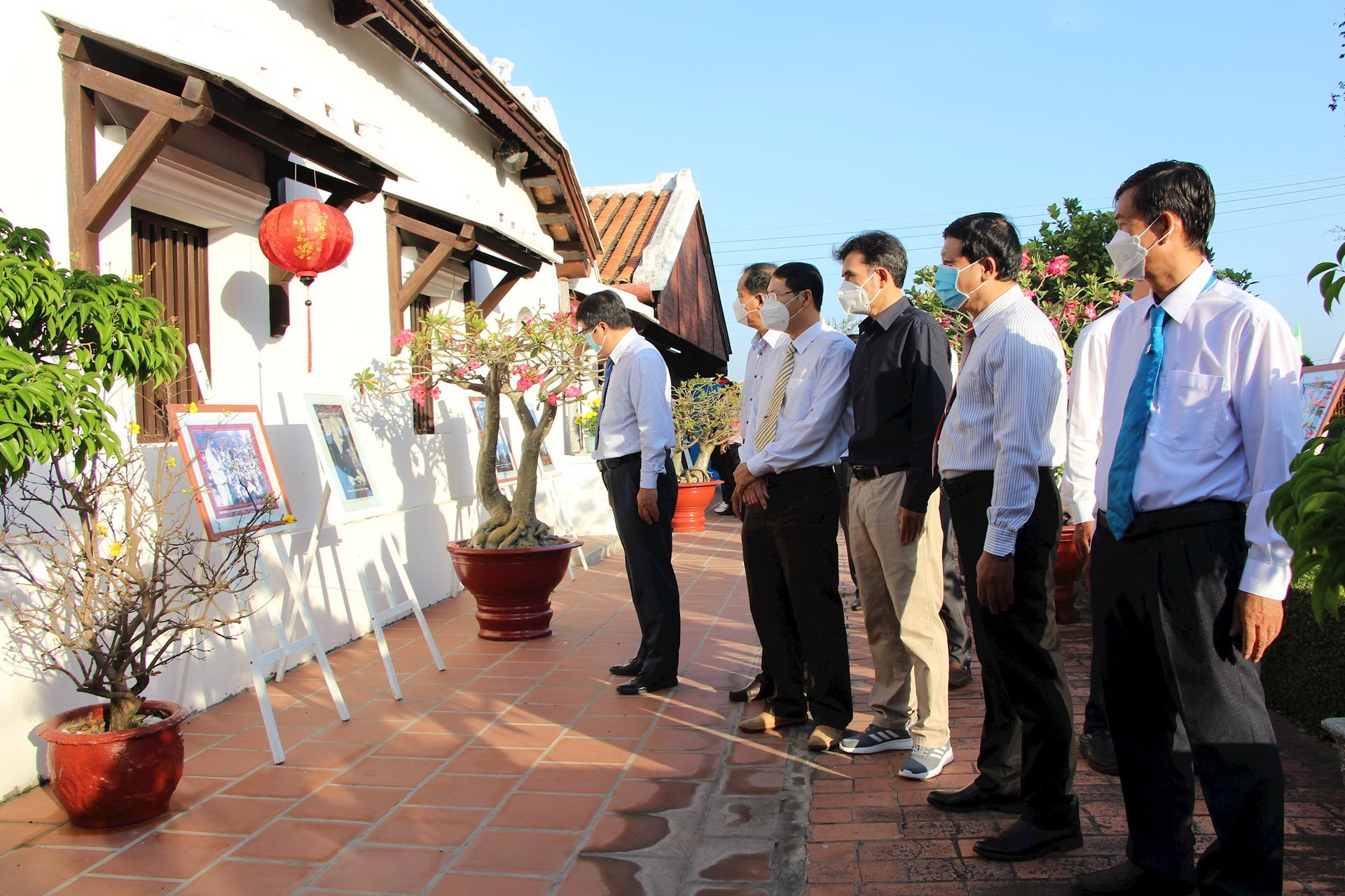 Tết Nhâm Dần, nhiều du khách đến tham quan Bảo tàng Hồ Chí Minh chi nhánh Bình Thuận - Ảnh 1.