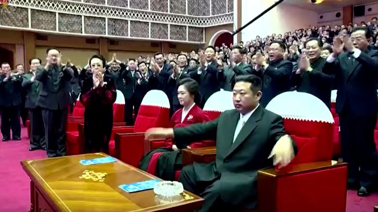 2 phụ nữ quan trọng nhất cuộc đời Kim Jong-un bất ngờ tái xuất cùng nhau - Ảnh 1.