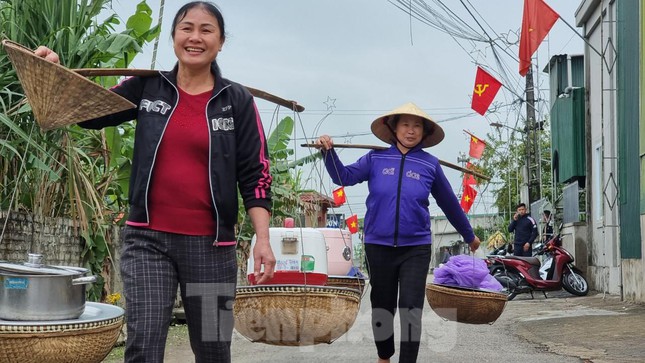 Tục 'gánh cỗ, góp mâm' hiếm có hàng trăm năm trong ngày Tết - Ảnh 10.