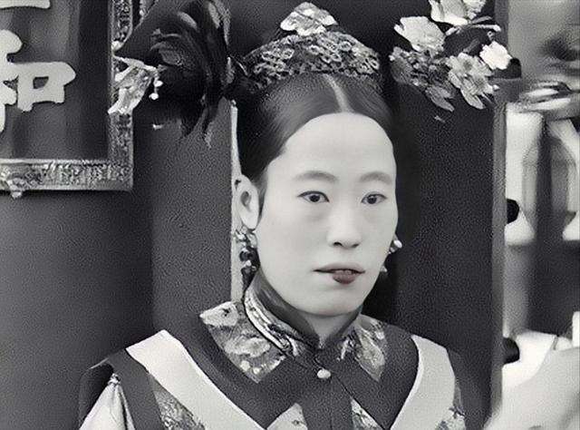 Kiệu hoa hoàng hậu của vua Quang Tự bị khóa chặt trong lễ thành hôn: Nguyên nhân kỳ lạ - Ảnh 1.