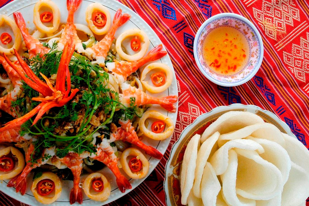 Biển Phan Thiết-Bình Thuận quanh năm 4 mùa đầy đặc sản tôm biển, có loài tôm tên nghe rất lạ - Ảnh 4.