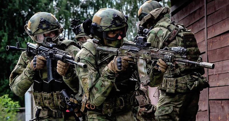 Đặc nhiệm khét tiếng Spetsnaz của Nga áp sát Ukraine - Ảnh 2.