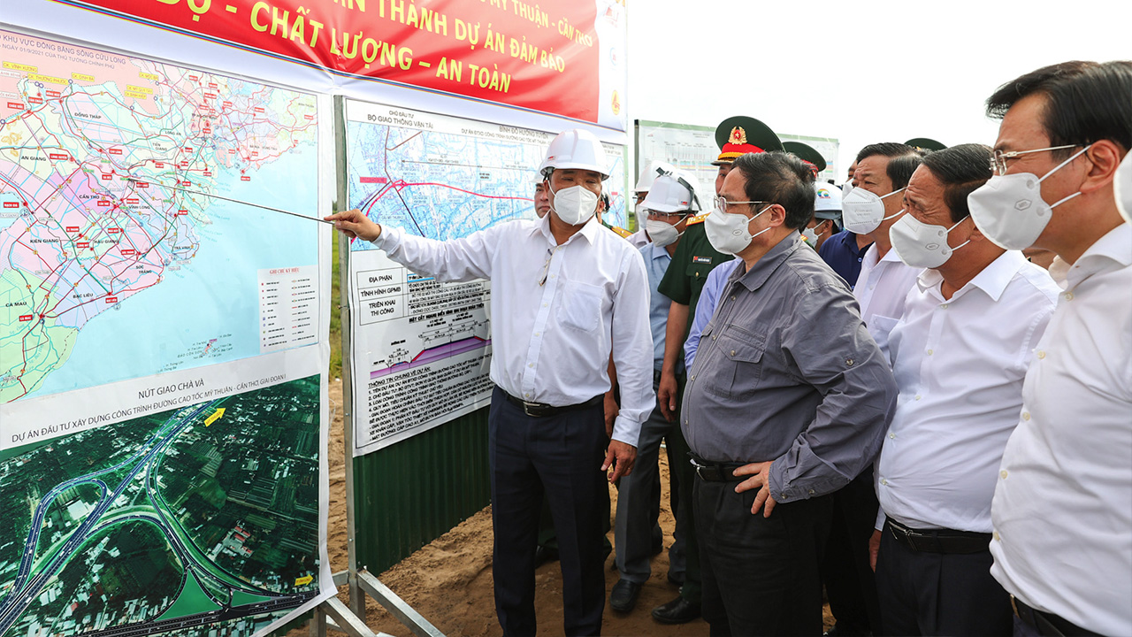 Thủ tướng Phạm Minh Chính kiểm tra dự án cao tốc Mỹ Thuận - Cần Thơ và dự án cầu Mỹ Thuận 2 - Ảnh 1.