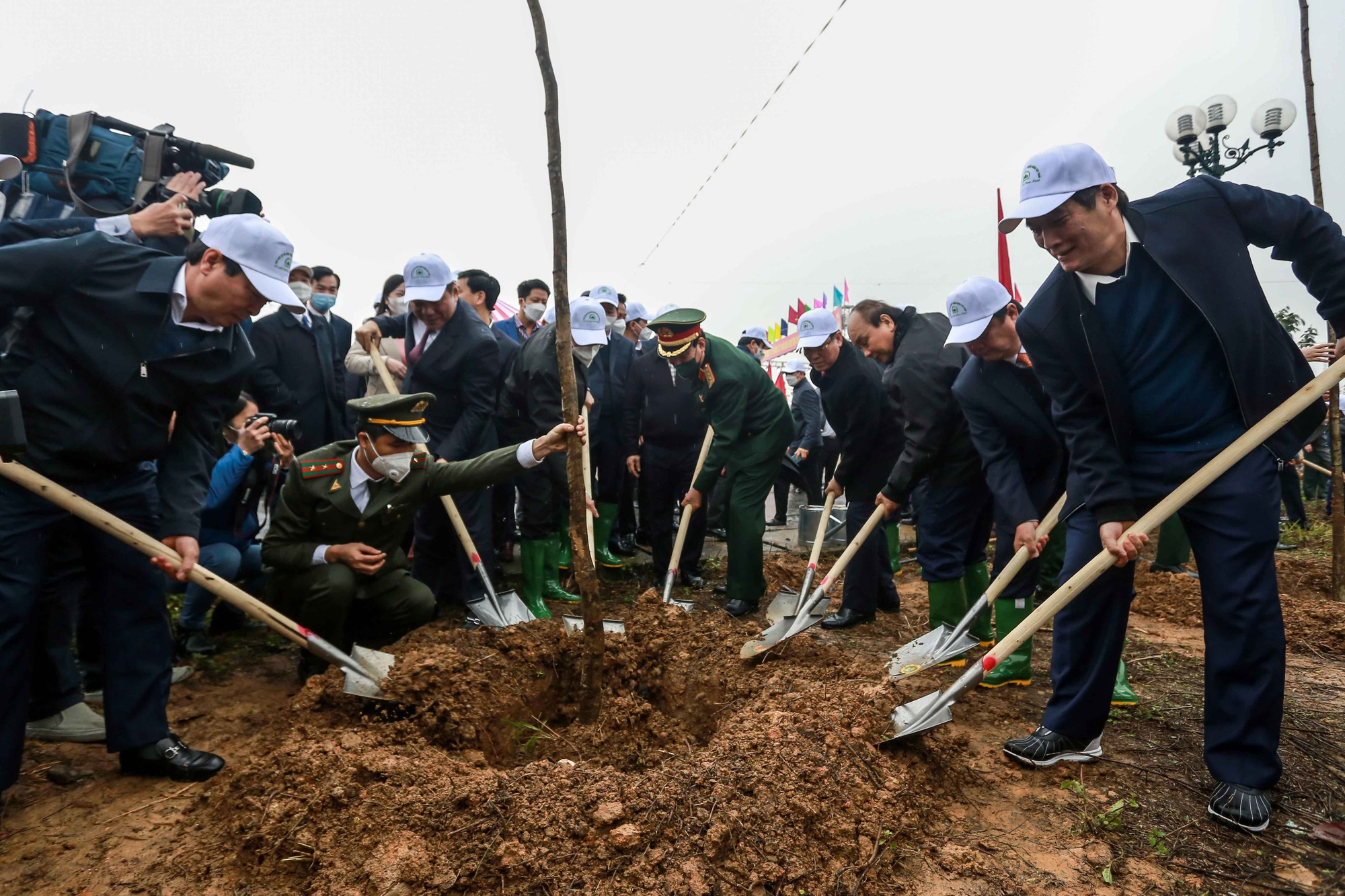 Chủ tịch nước Nguyễn Xuân Phúc phát động Tết trồng cây tại Phú Thọ - Ảnh 3.