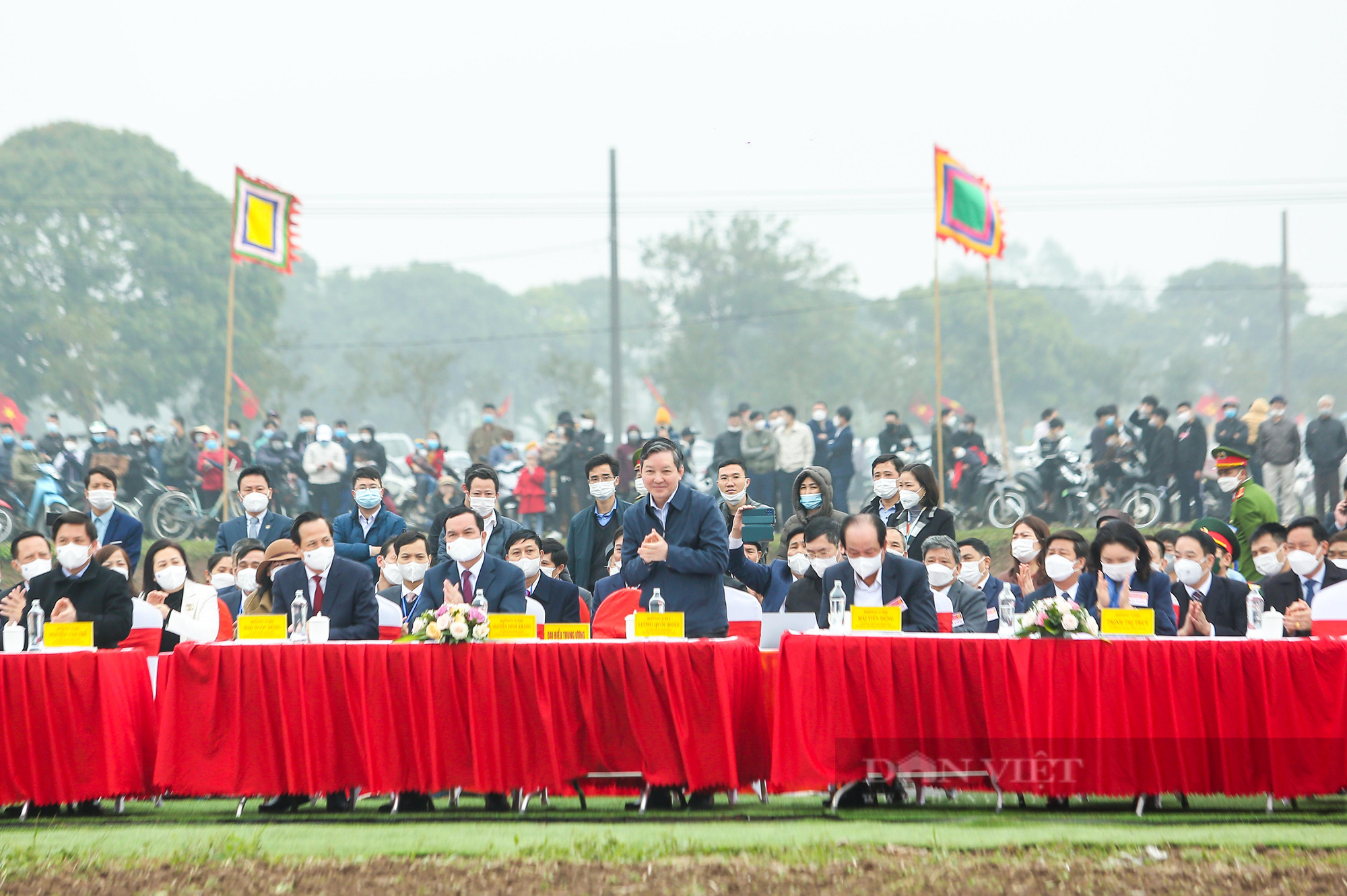 Chủ tịch nước xuống ruộng đi cày trong lễ Tịch điền - Ảnh 4.