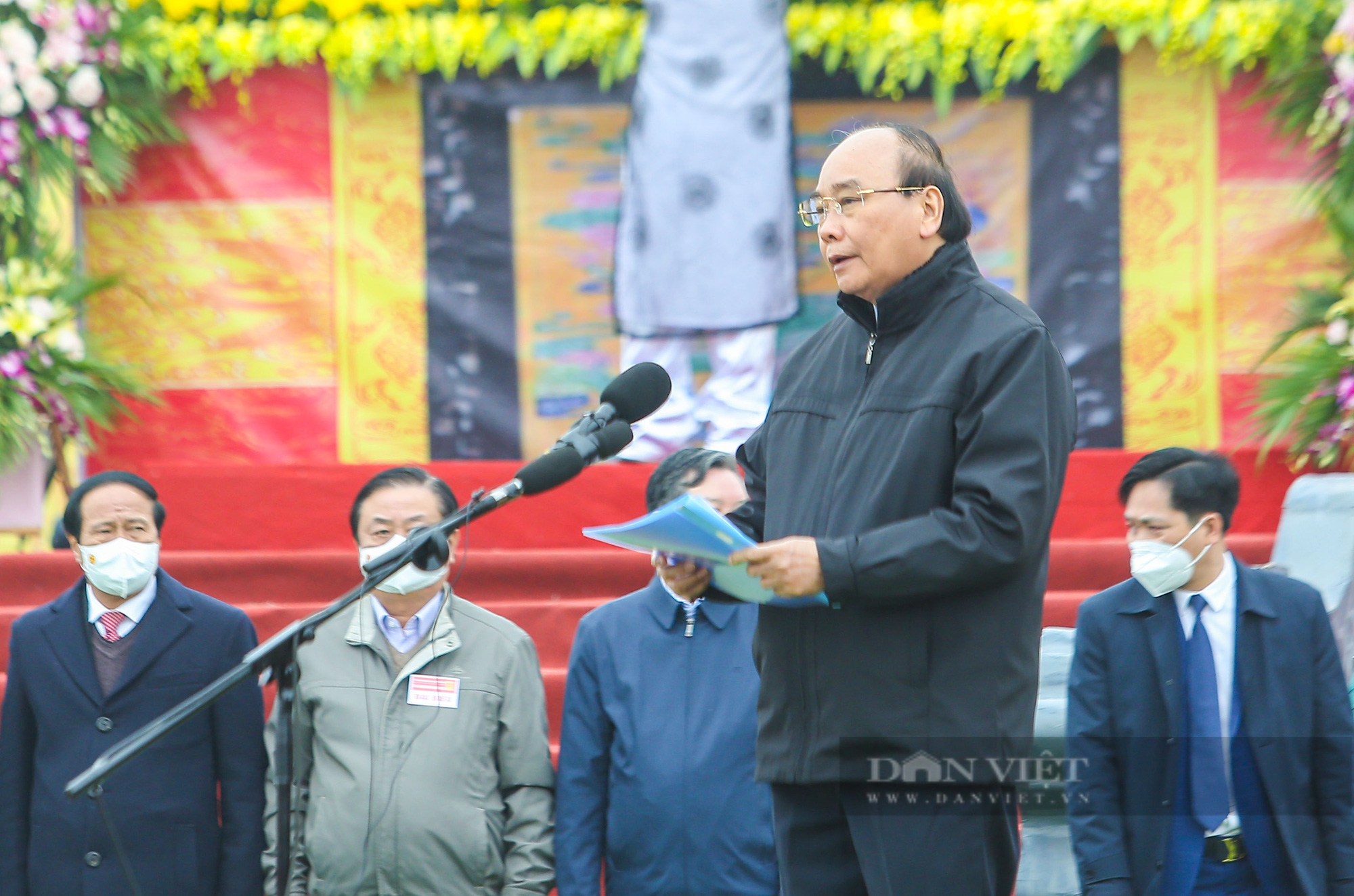 Chủ tịch nước xuống ruộng đi cày trong lễ Tịch điền - Ảnh 5.