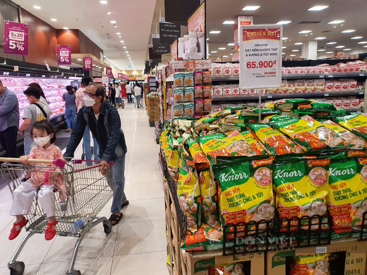 Thực phẩm tại siêu thị đầu năm ê hề, khuyến mãi tới 50% chờ khách - Ảnh 7.