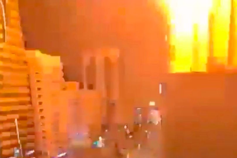 Abu Dhabi bất ngờ rung chuyển bởi vụ nổ kinh hoàng - Ảnh 1.