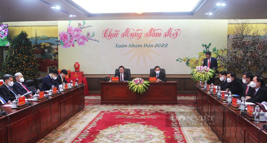 Chủ tịch Quốc hội Vương Đình Huệ thăm và chúc Tết tại thành phố Hải Phòng - Ảnh 2.