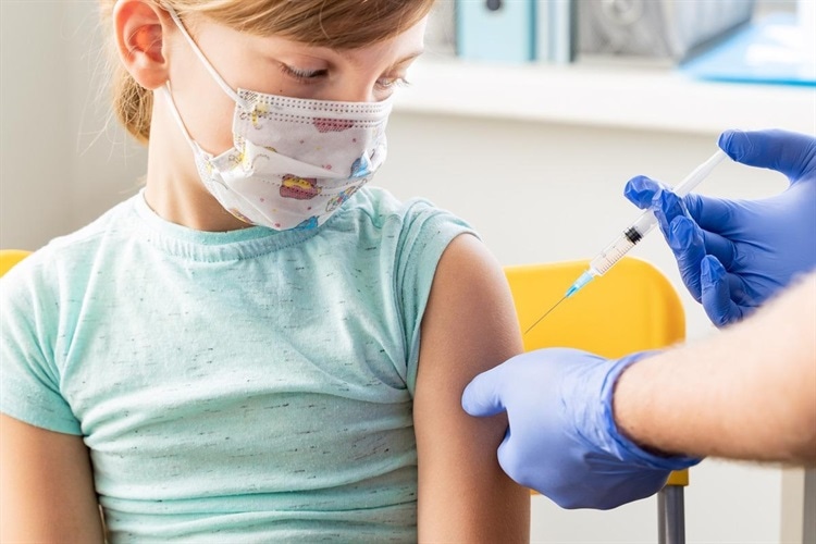 Hơn 60% phụ huynh đồng ý tiêm vaccine Covid-19 cho trẻ từ 5 đến dưới 12 tuổi - Ảnh 1.