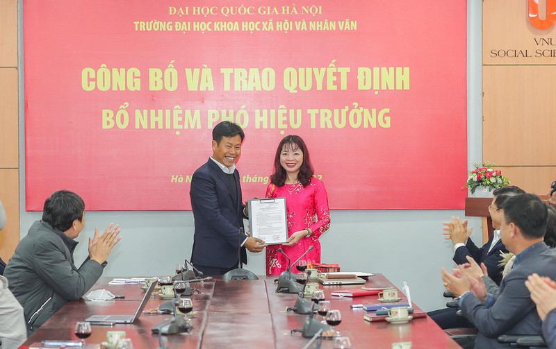 Trường ĐH Khoa học Xã hội và Nhân văn có tân Phó hiệu trưởng từng tốt nghiệp tiến sĩ tại Anh - Ảnh 1.