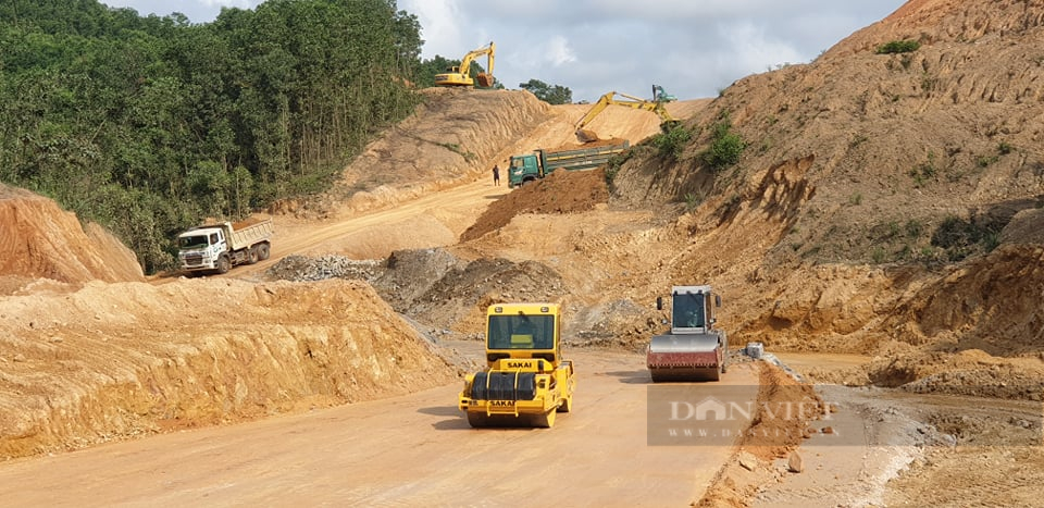 &quot;Cơn bão&quot; giá xăng, dầu đe doạ dự án cao tốc Bắc - Nam như thế nào? - Ảnh 2.