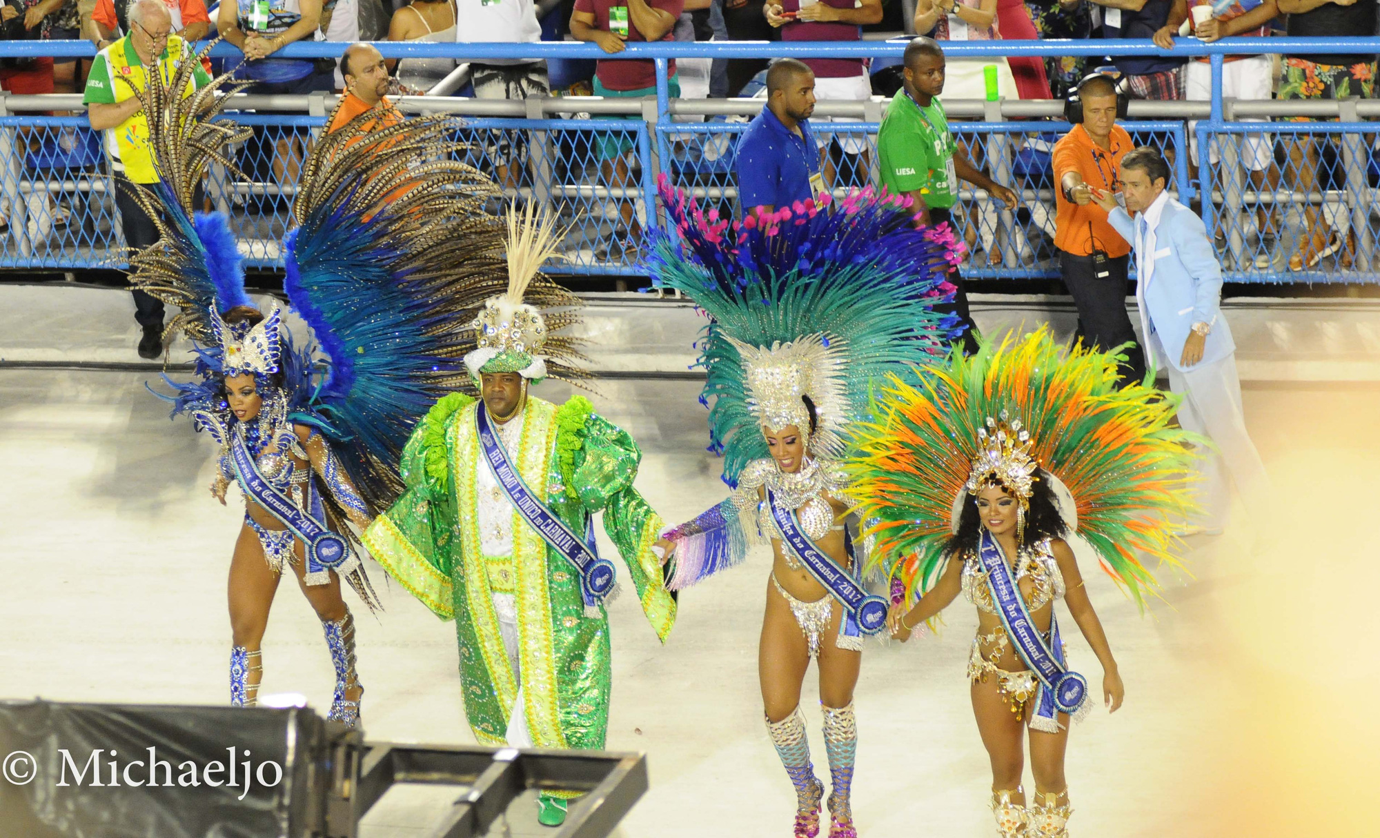 Vũ công bốc lửa, nhạc Samba sôi động và những điều đặc biệt chưa tiết lộ tại lễ hội hóa trang Brazil  - Ảnh 2.