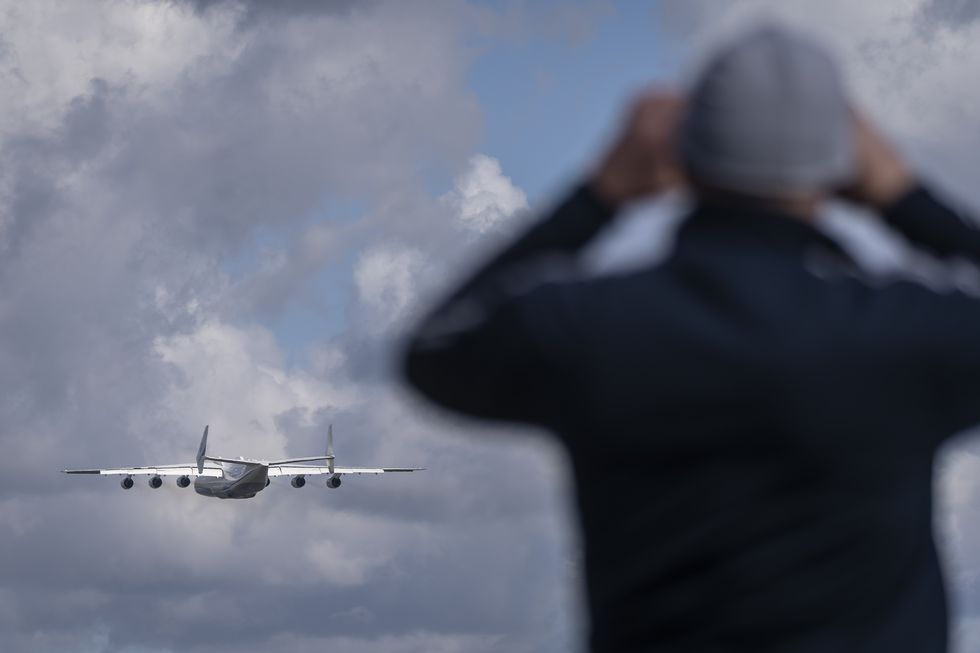 Bí mật quân sự chưa được tiết lộ về chiếc máy bay lớn nhất thế giới Antonov An-225 Mriya bị phá hủy ở Ukraine - Ảnh 8.