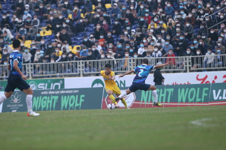 Kết quả vòng 2 Night Wolf V.League 2022: Quế Ngọc Hải lập siêu phẩm, SLNA vẫn... trắng tay! - Ảnh 1.