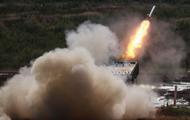 Anh, Mỹ ra tuyên bố trái ngược về việc Nga sử dụng tên lửa nhiệt áp nguy hiểm ở Ukraine - Ảnh 1.