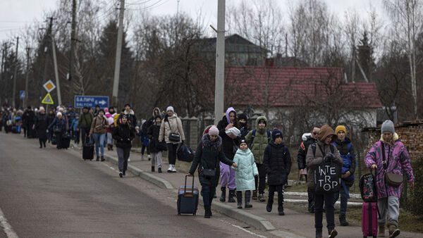 Gần 50.000 người Ukraine đã sơ tán qua hành lang an toàn sang Nga - Ảnh 1.