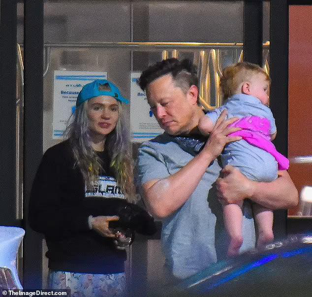 Elon Musk và bạn gái sinh con lần thứ 2 - Ảnh 2.
