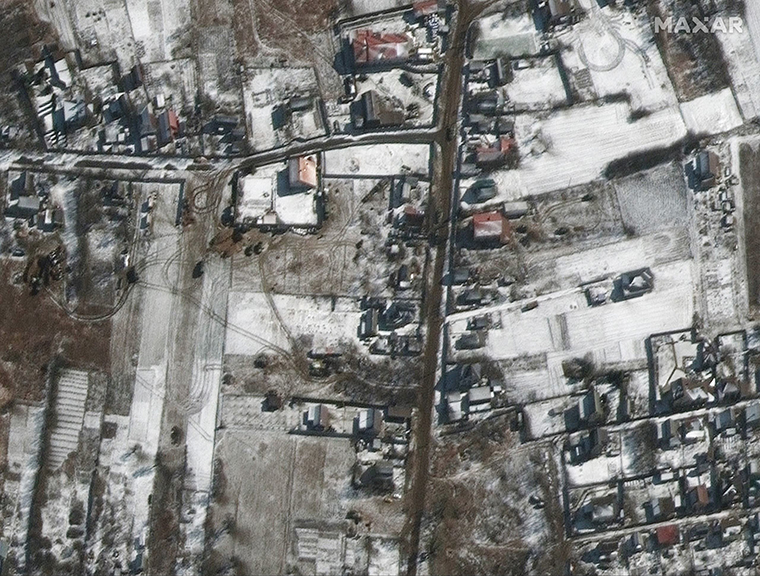 Chiến sự Nga - Ukraine ngày 11/3: Đoàn xe quân sự Nga tản ra bao vây Kiev, pháo sẵn sàng khai hoả - Ảnh 1.