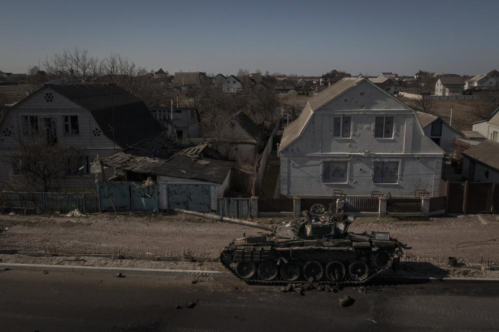 Chiến sự Nga - Ukraine ngày 11/3: Đoàn xe quân sự Nga tản ra bao vây Kiev, pháo sẵn sàng khai hoả - Ảnh 2.
