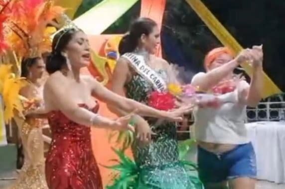 Mẹ của Á hậu giật vương miện hoa hậu trong đêm thi sắc đẹp ở Colombia - Ảnh 1.