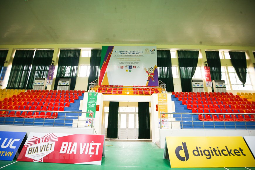 Cận cảnh nhà thi đấu ở ngoại thành Hà Nội gấp rút chuẩn bị cho SEA Games 31 - Ảnh 8.