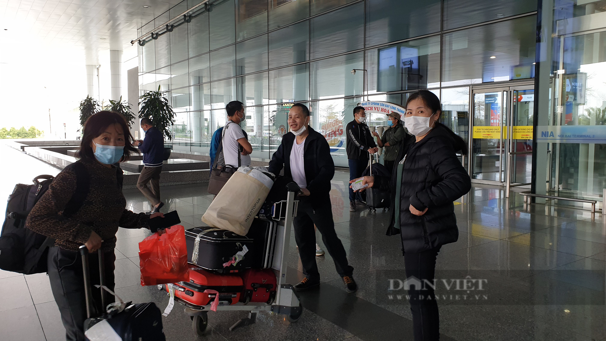 Chuyến bay thứ 3 chở công dân từ Ukraine về nước hạ cánh an toàn tại sân bay Nội Bài - Ảnh 7.
