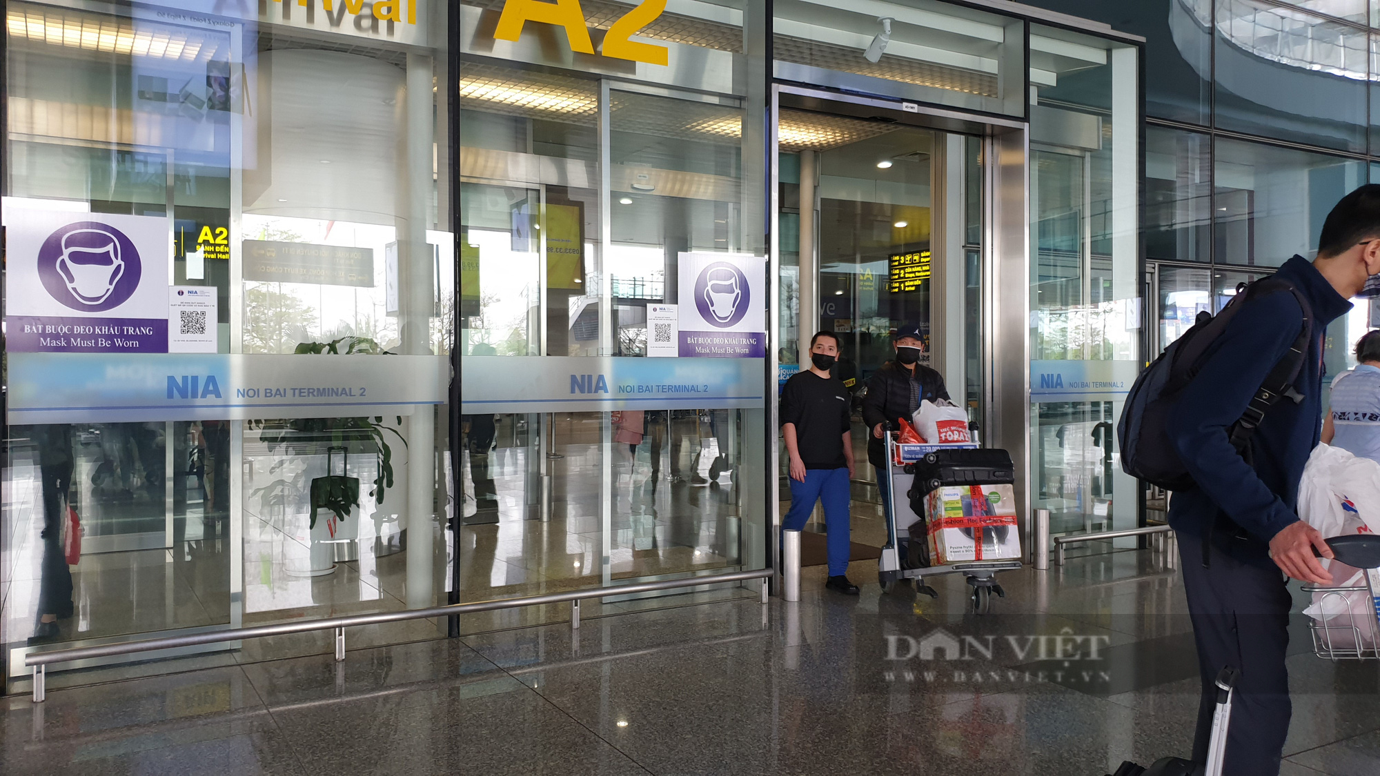 Chuyến bay thứ 3 chở công dân từ Ukraine về nước hạ cánh an toàn tại sân bay Nội Bài - Ảnh 8.