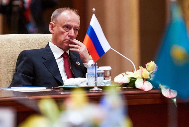 Chân dung những nhân vật quyền lực thân cận nhất với Tổng thống Nga Putin - Ảnh 2.