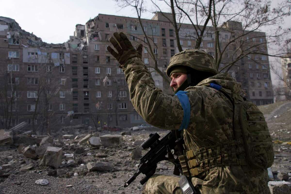 Chiến sự Nga-Ukraine: Giao tranh ác liệt gần Kiev, Ukraine phản công, tấn công các căn cứ hậu cần của Nga  - Ảnh 1.