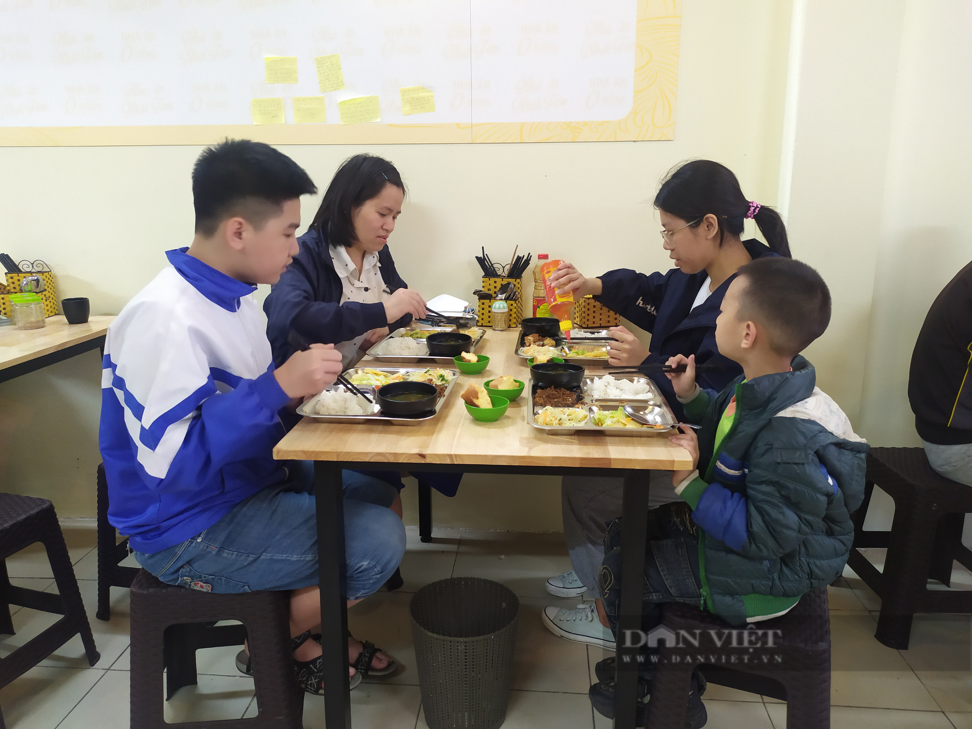 Quán chay 0 đồng phục vụ hàng trăm suất ăn mỗi ngày giữa lòng Thủ đô Hà Nội - Ảnh 6.